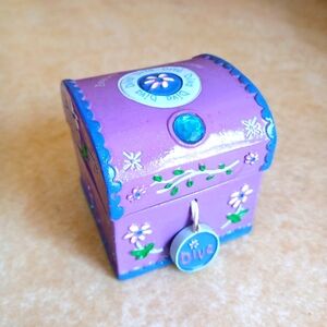 Claire's 2000 trinket box
